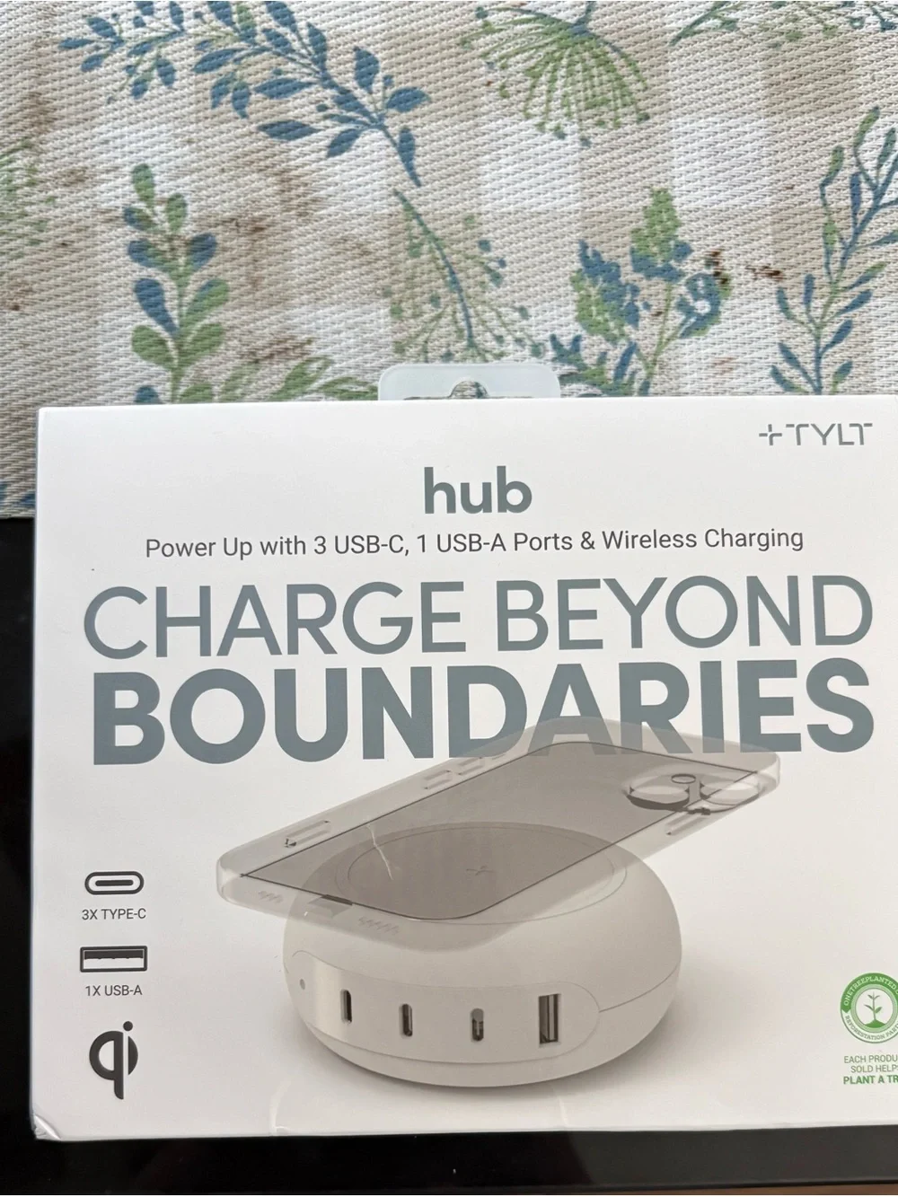 TYLT hub Wireless Charging Multi-Port Power Hub in White